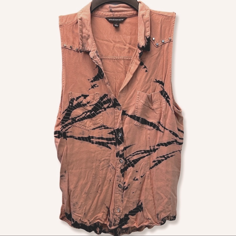 Shirt • Tie dyed Sleeveless Top • Rock & Republic • Collar Studs • Button Down